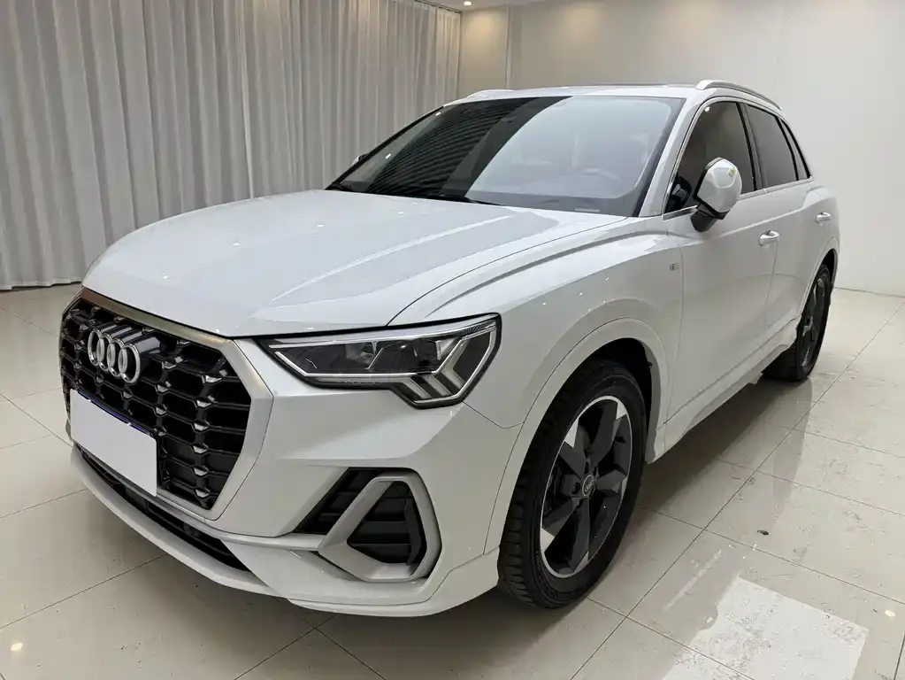 Audi Q3 2022 35 TFSI Fashionable and Dynamic