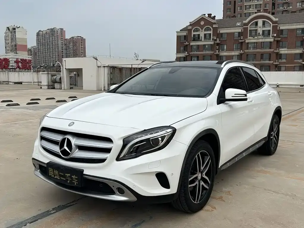 Mercedes-BenzGLA 2016 GLA 200 Fashion Model