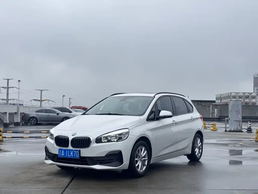 BMW 2 Series Station Wagon 2018 218i Fashion Model
