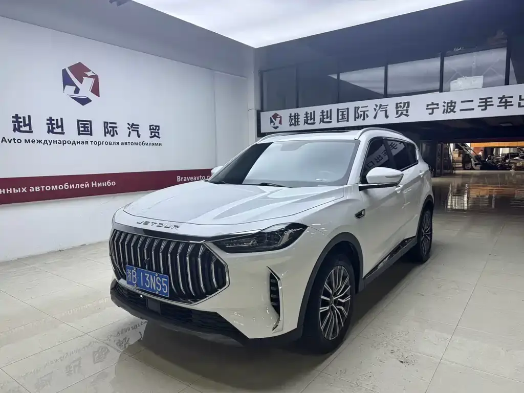 Jietu X70 PLUS 2023 model 1.5T DCT Brave PLUS 5 seats
