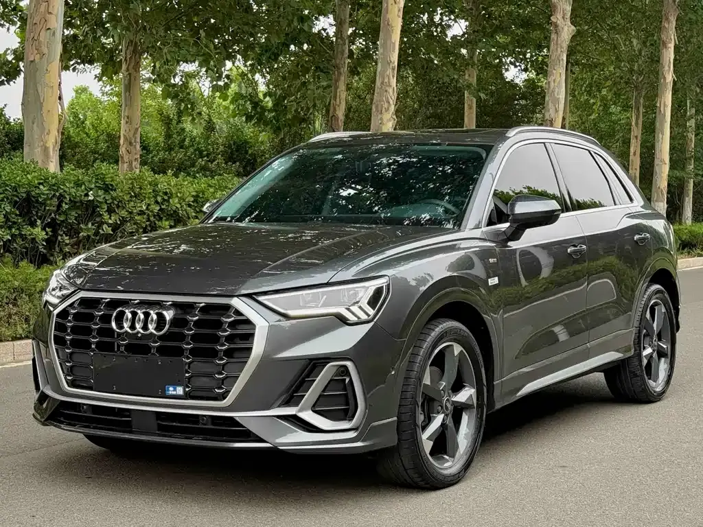 Audi Q3 2022 35 TFSI Fashionable and Dynamic