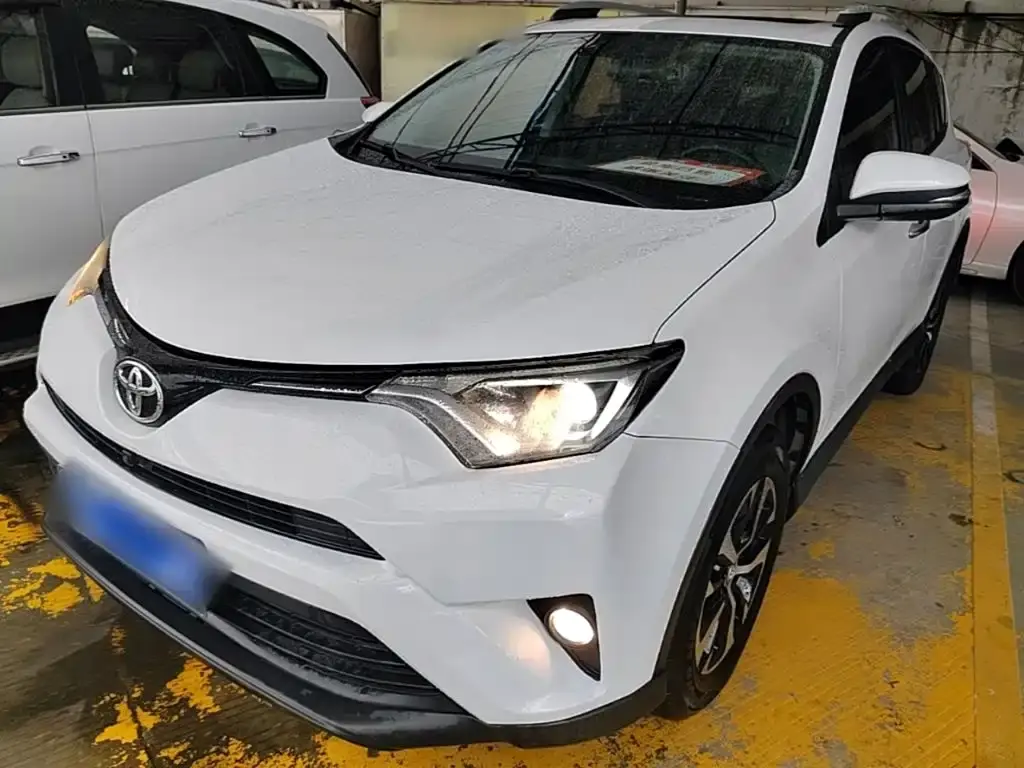 RAV4 Rongfang 2016 2.0L CVT two-wheel drive fashion version National V
