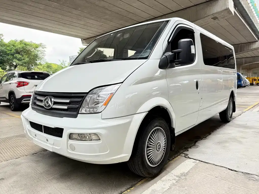 Xintu V80 2023 2.0T manual classic Aoyuntong long axis ultra-low roof 6/7/8/9 seats