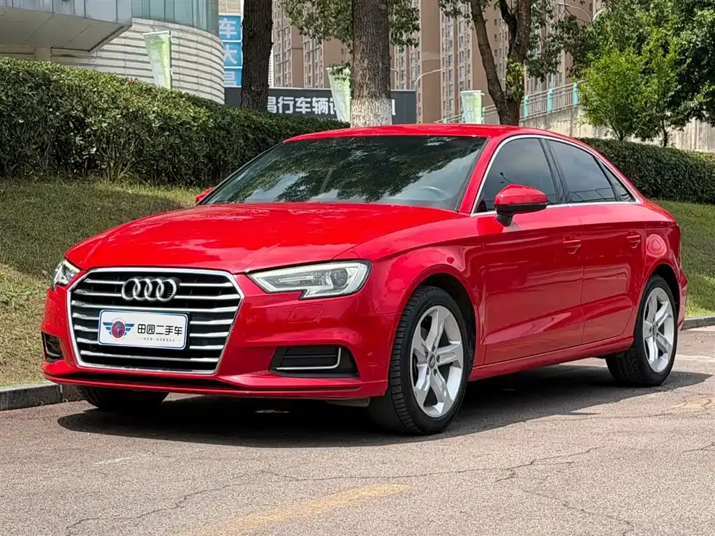 Audi A3 2019 Limousine 35 TFSI Enterprising National VI