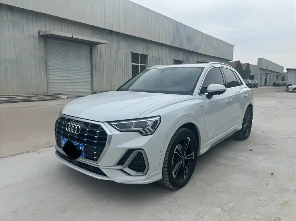 Audi Q3 2023 35 TFSI Fashionable and Elegant Model (1.4T)