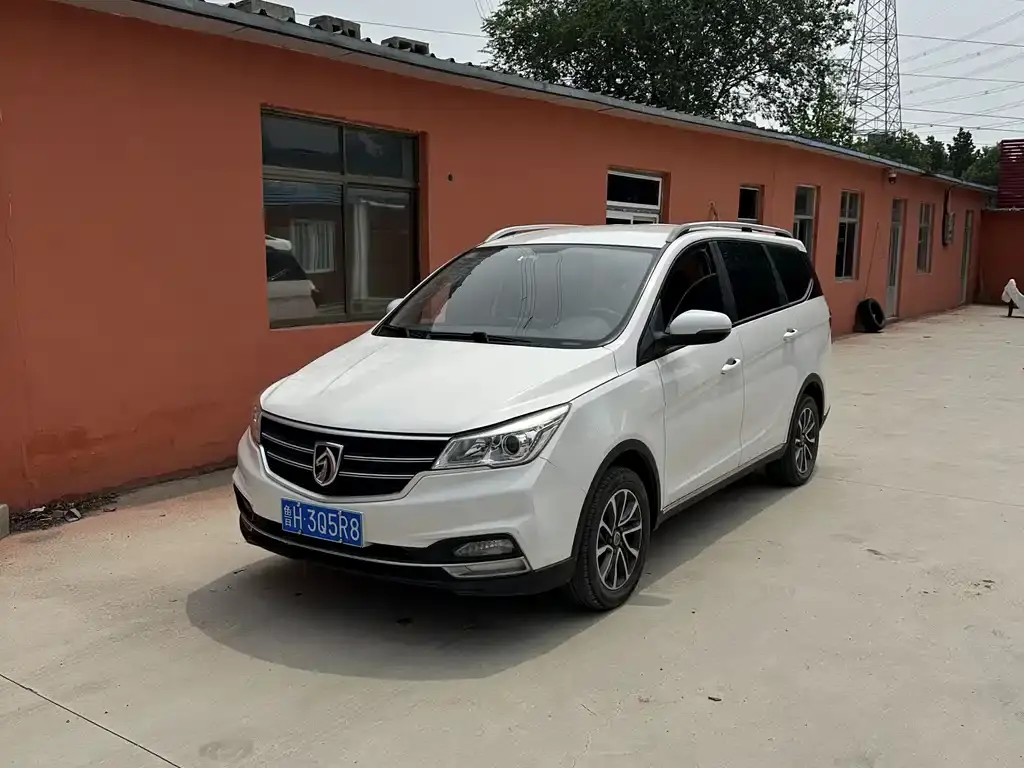 Baojun 730 2019 1.5L manual fashion 7 seats National VI