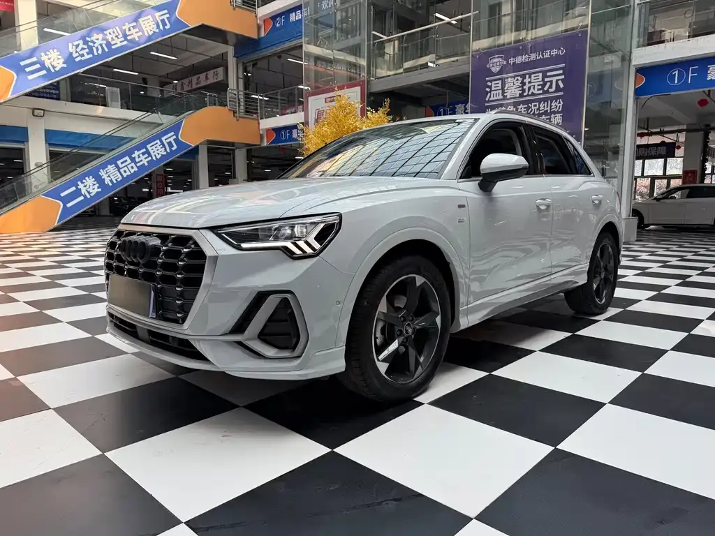 Audi Q3 2022 35 TFSI Fashionable and Dynamic