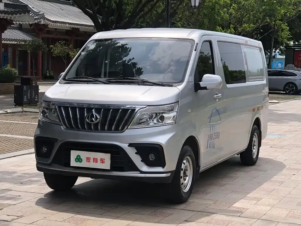 Changan Ruixing M80 2021 model 1.6L comfortable 4-seater single steam air conditioner National VI flat top back lift door DAM16KR