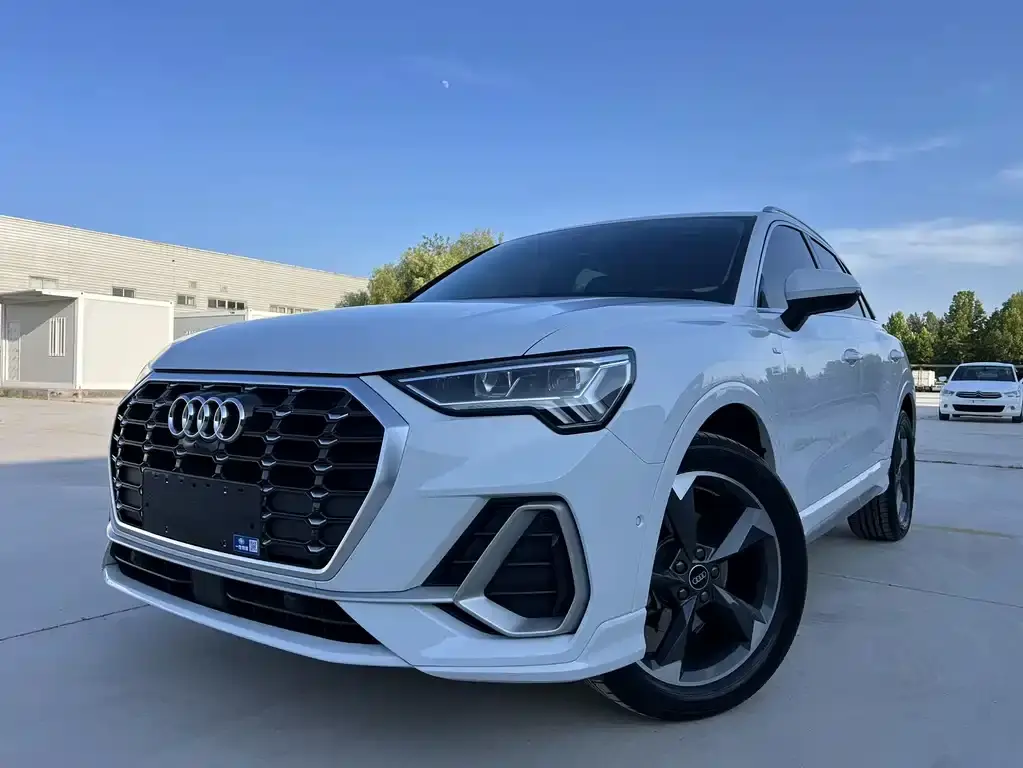 Audi Q3 2022 35 TFSI Fashionable and Dynamic