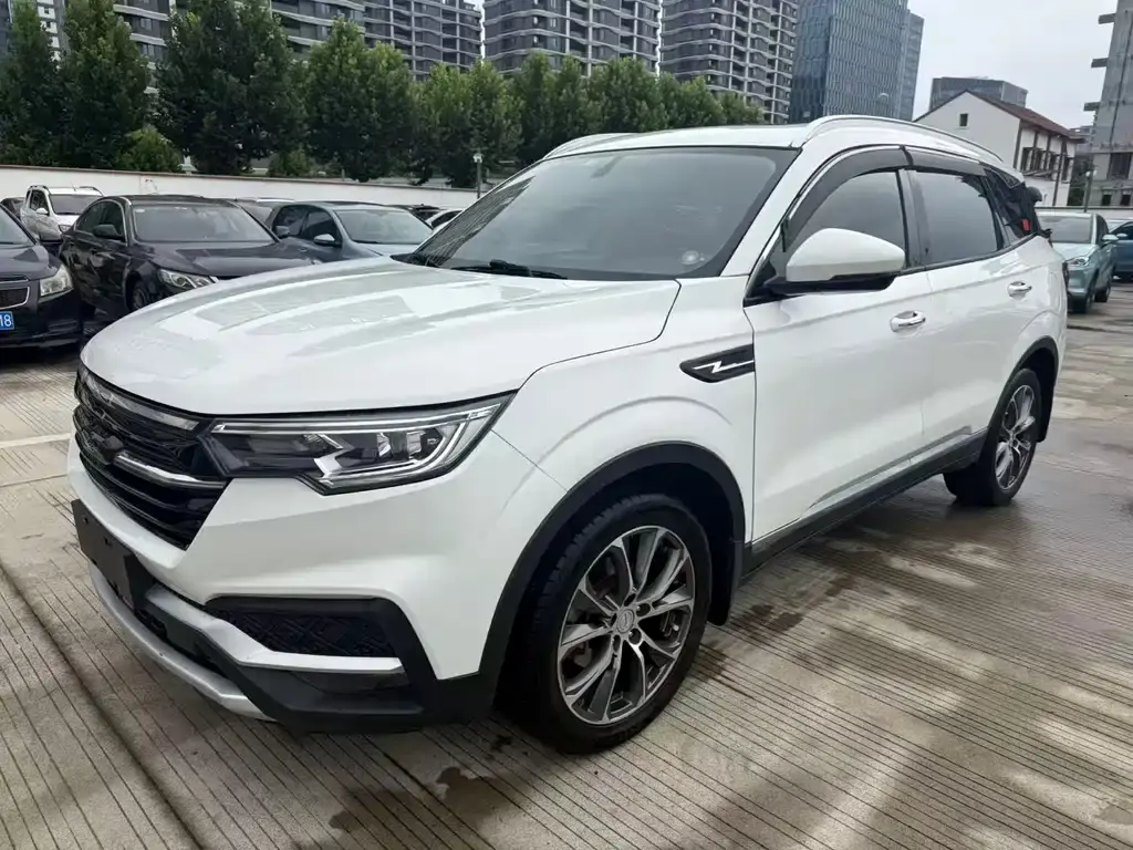Zotye T500 2018 1.5T automatic intelligent interconnection premium model