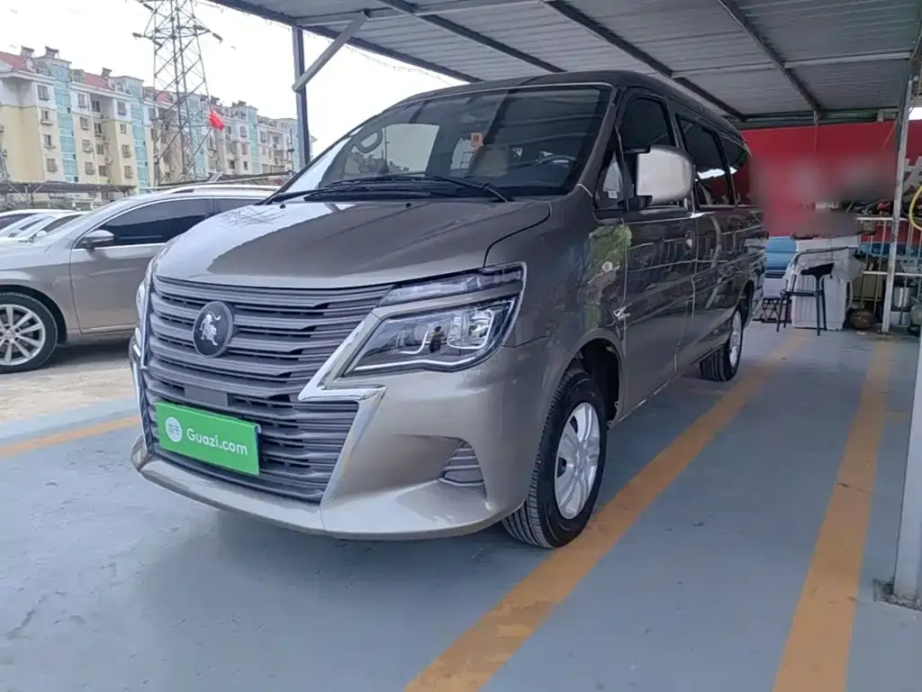 Lingzhi 2023 M5L 1.6L basic model 7 seats