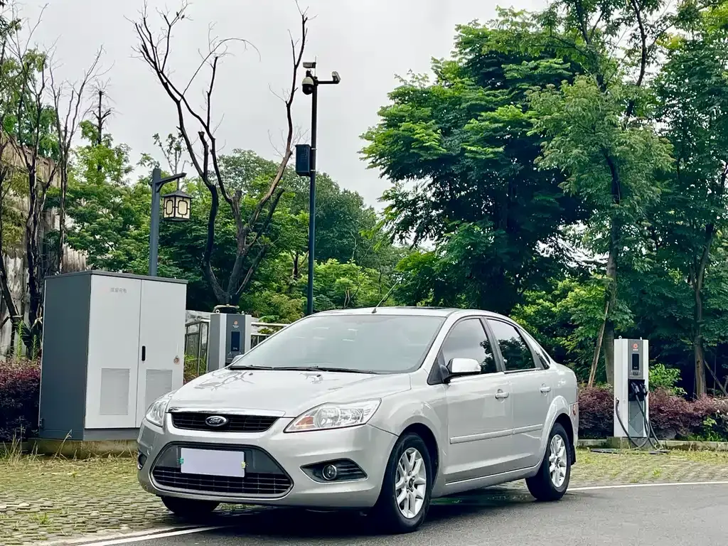 Focus 2011 sedan 1.8L manual comfort type