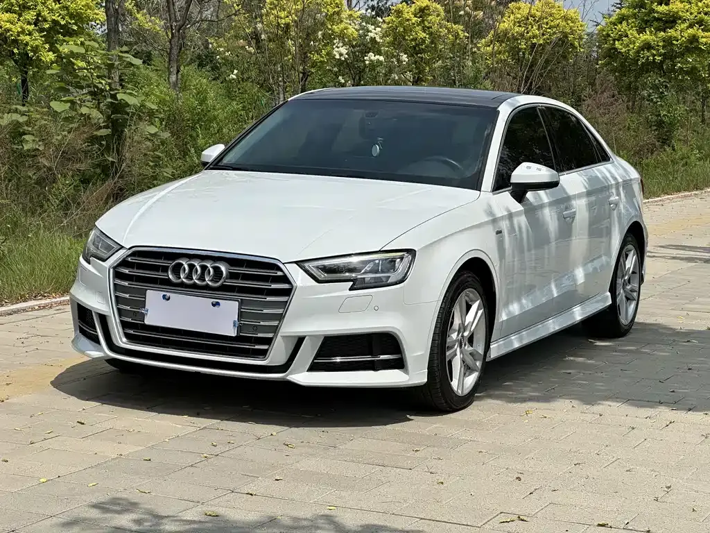 Audi A3 2020 Limousine 35 TFSI Fashion Type National V