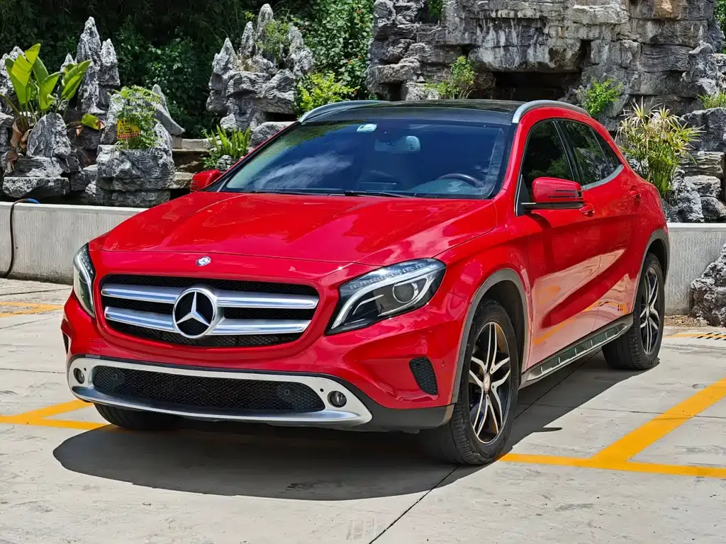 Mercedes-BenzGLA 2015 GLA 200 Fashion Model