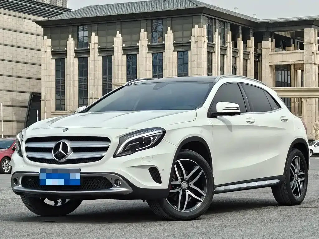 Mercedes-BenzGLA 2017 GLA 200 Fashion Model