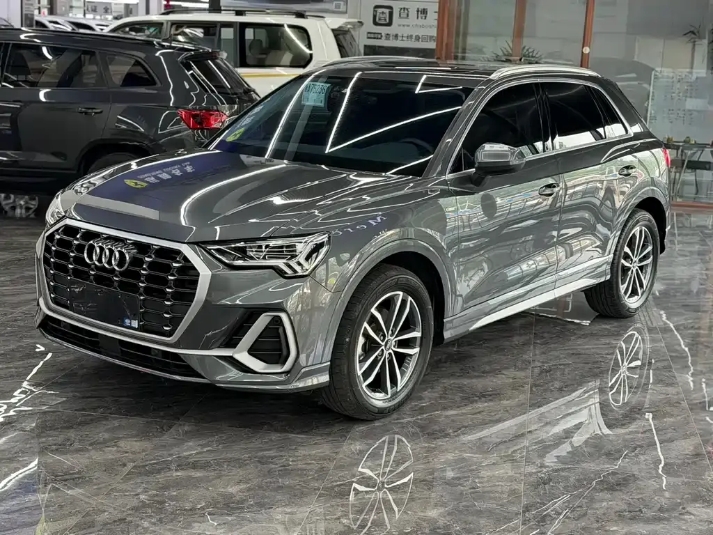 Audi Q3 2022 35 TFSI aggressive and dynamic