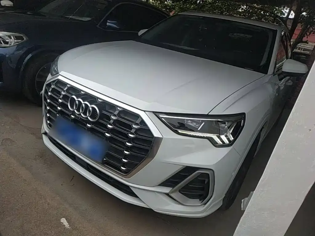 Audi Q3 2021 35 TFSI Fashionable and Dynamic