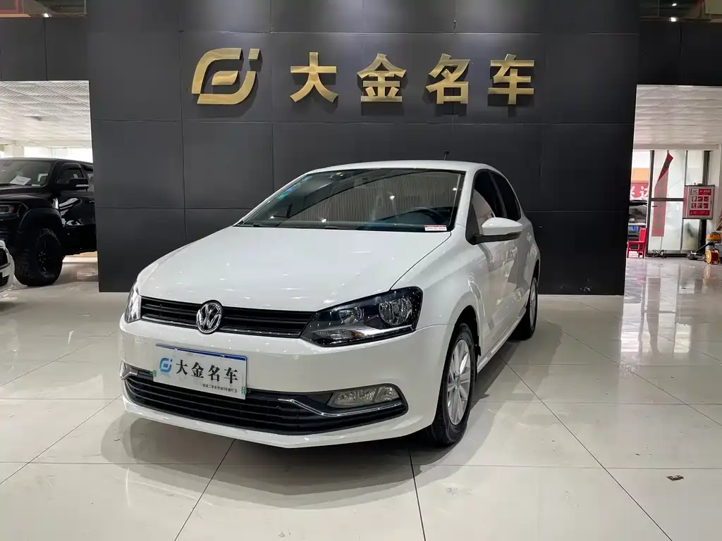 Polo 2016 1.4L automatic fashion model