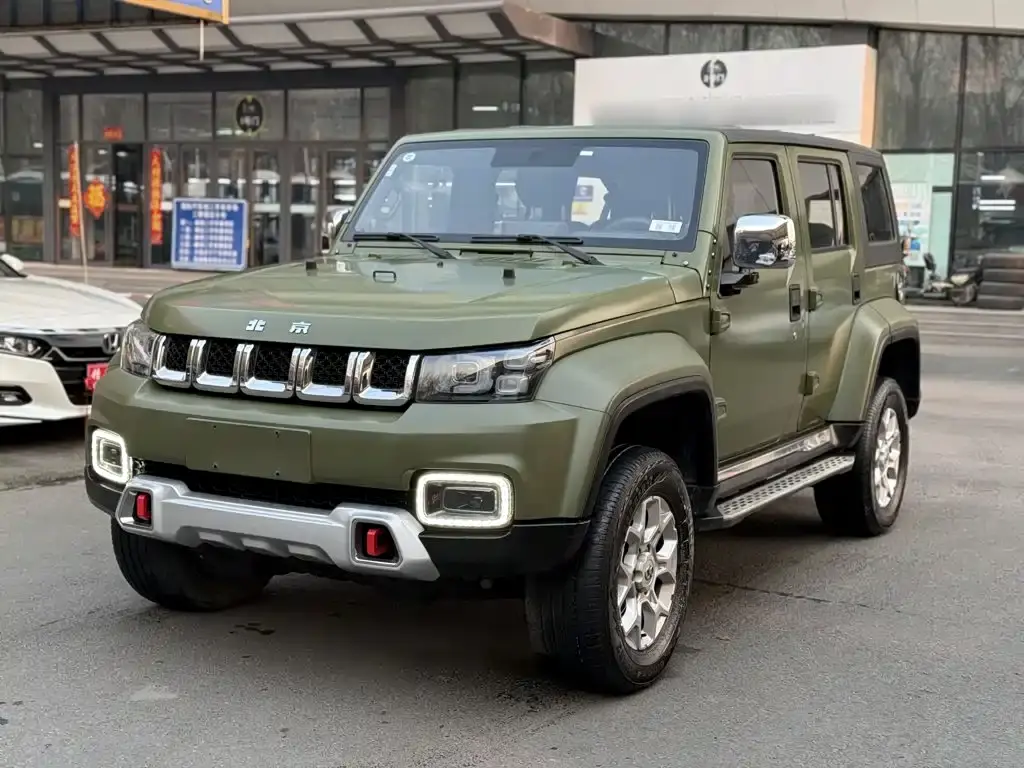 Beijing off-road BJ40 2018 PLUS 2.0D manual four-wheel drive premium model National V