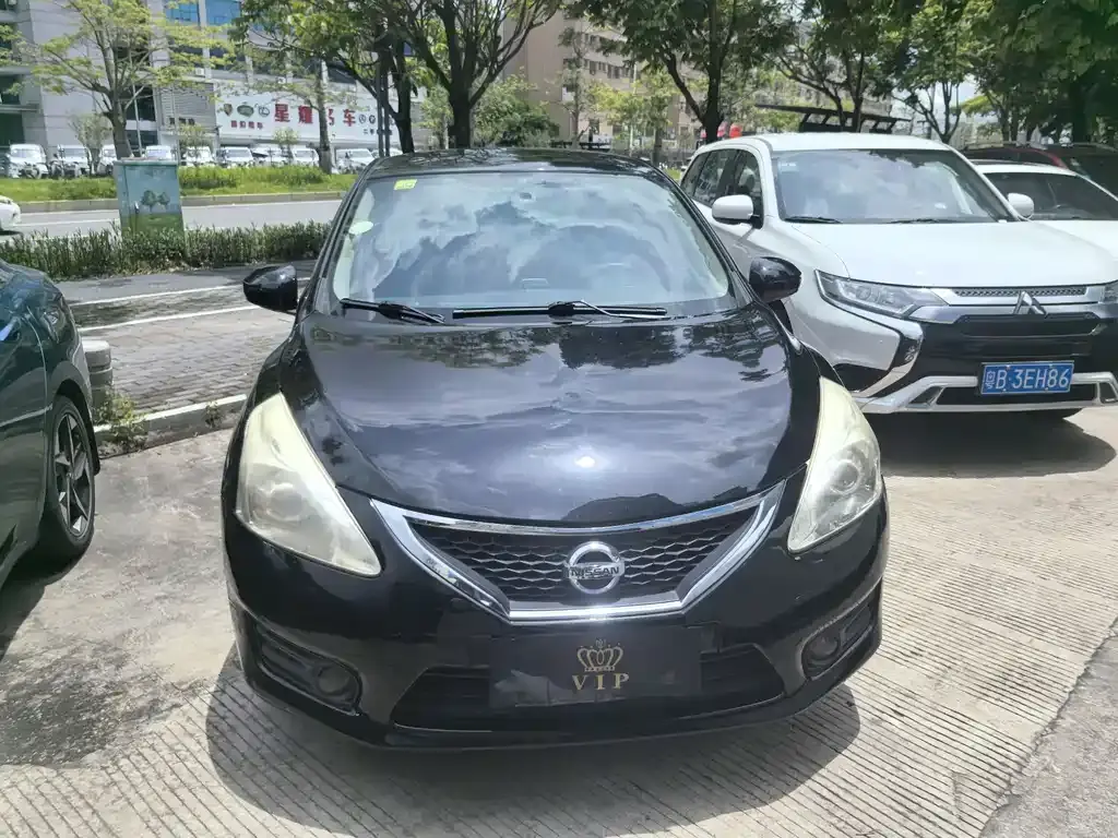 Tiida 2011 1.6L CVT comfort model