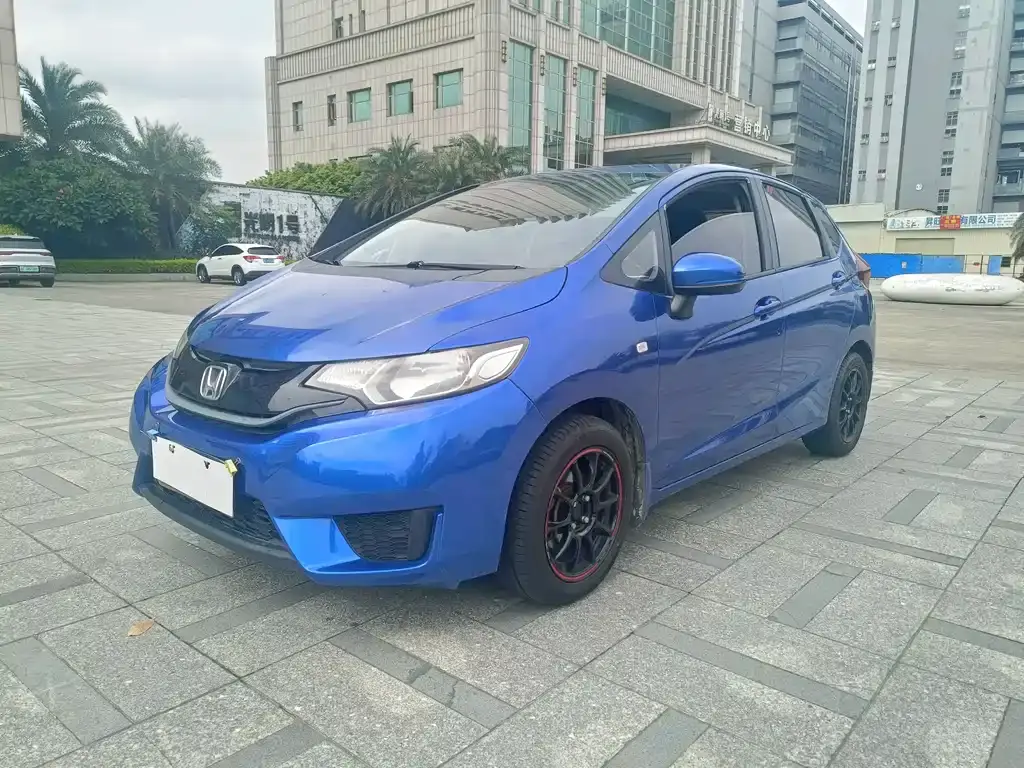 Fit 2016 1.5L LXS CVT Comfort Sunroof Edition