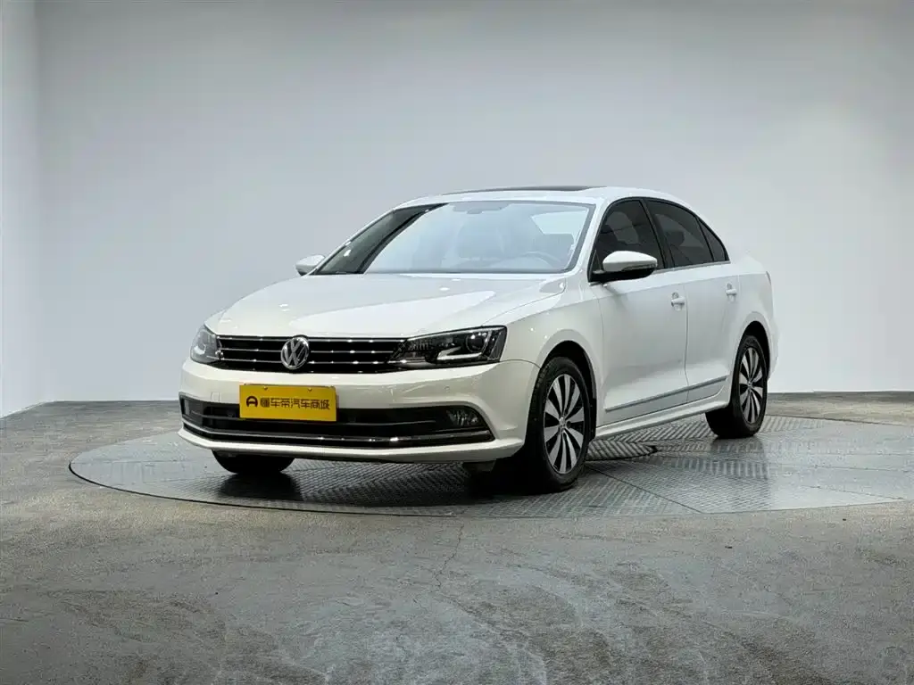 Sagitar 2015 230TSI automatic luxury model