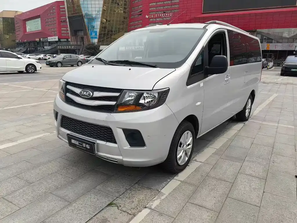 Ruifeng M3 2022 1.8L 7-seater standard version