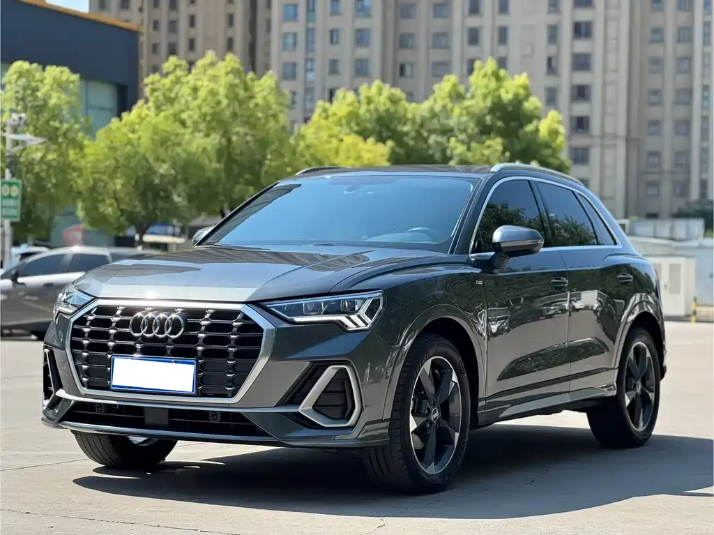 Audi Q3 2022 35 TFSI Fashionable and Dynamic