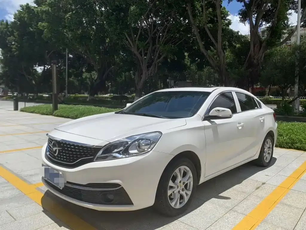 Familia F5 2018 1.6L manual luxury model