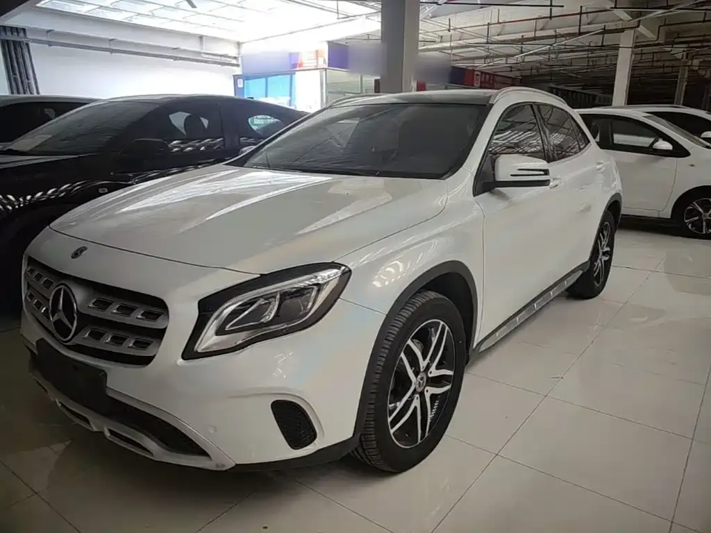 Mercedes-BenzGLA 2017 GLA 200 Fashion Model