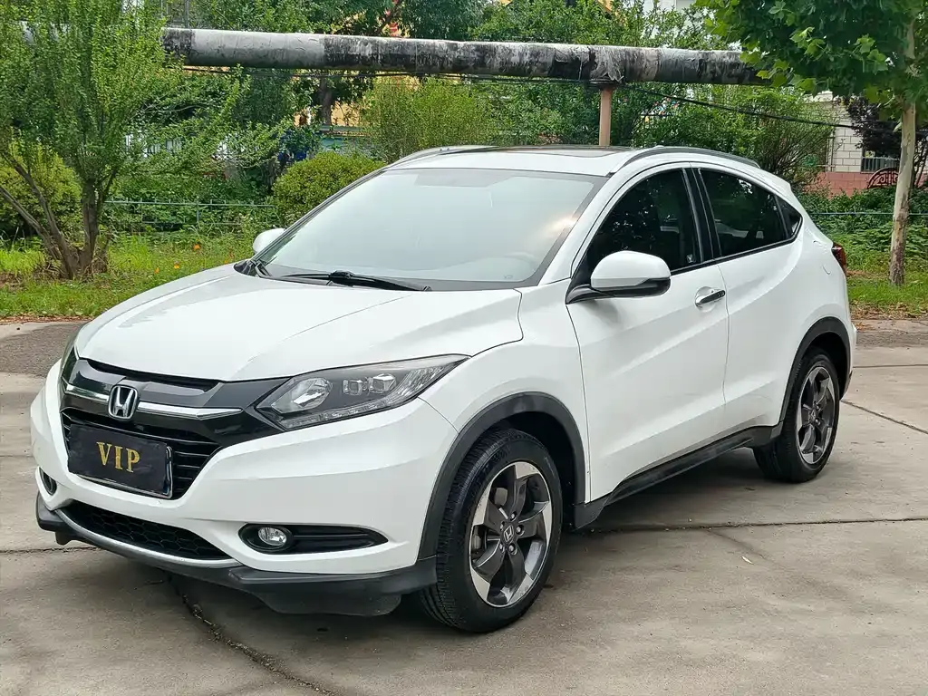 Binzhi 2015 1.8L CVT two-wheel drive luxury model