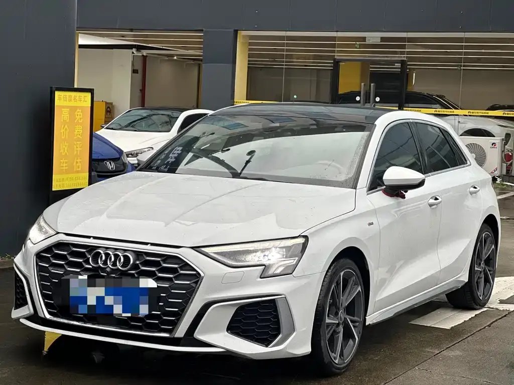 Audi A3 2023 facelift Sportback 35 TFSI stylish and sporty