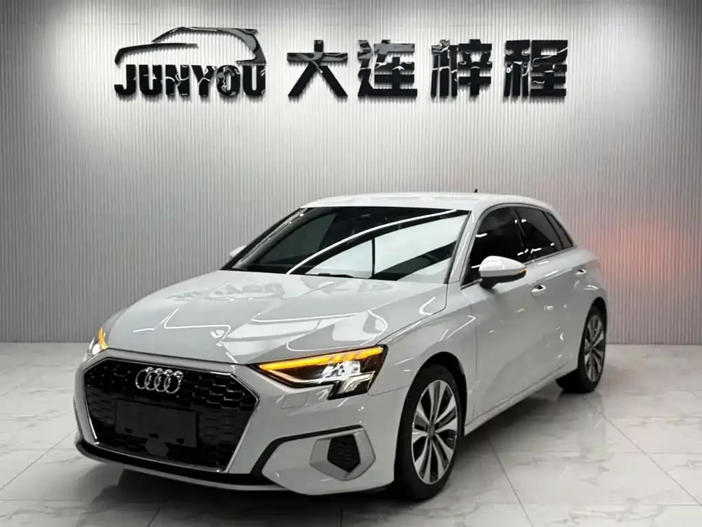 Audi A3 2022 Sportback 35 TFSI aggressive sports model