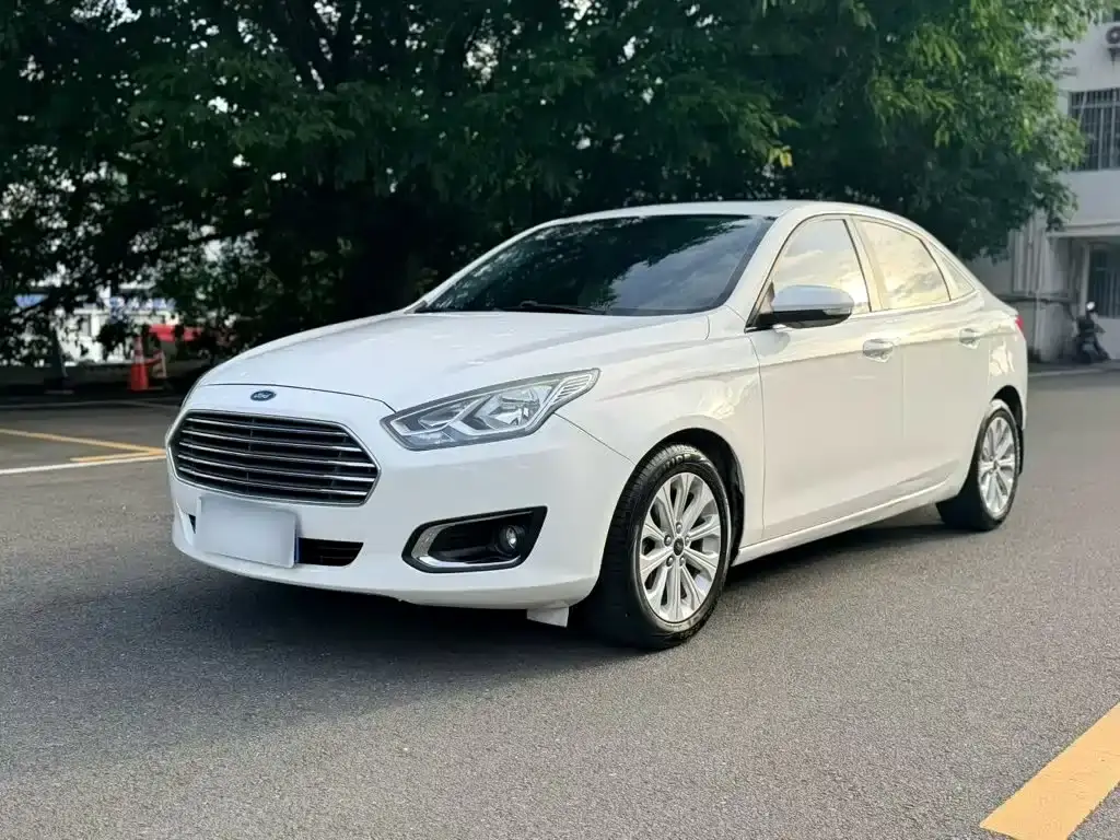 Forex 2015 1.5L automatic fashion model