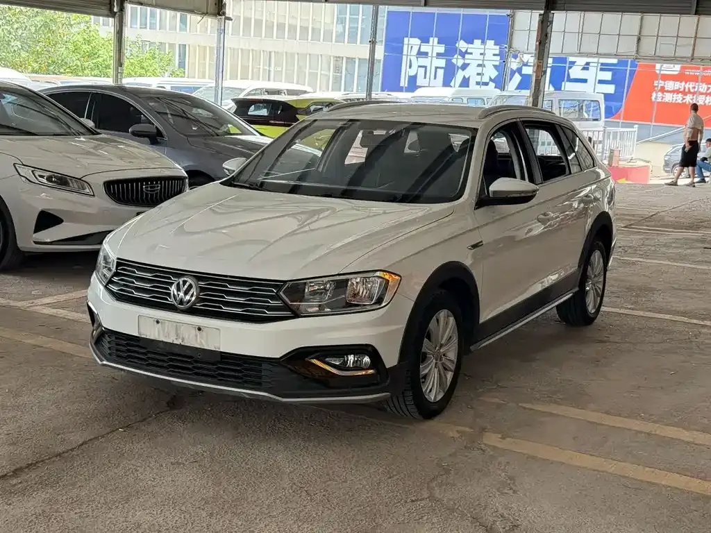 C-TREK Weiling 2018 1.5L automatic fashion model