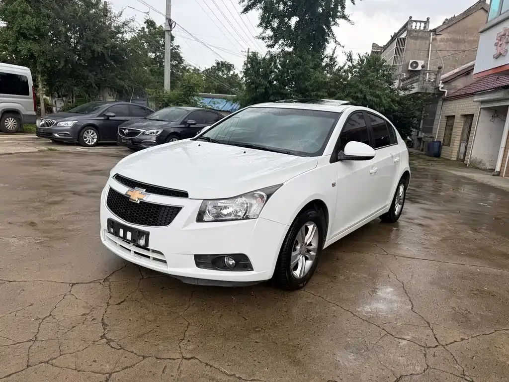 Cruze 2013 hatchback 1.6L automatic luxury model