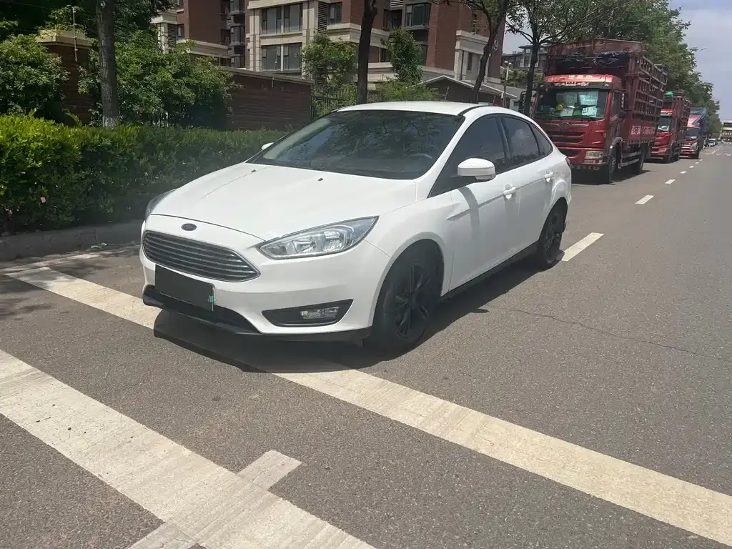 Focus 2017 Sedan 1.6L Automatic Comfort Smart Mobility Edition