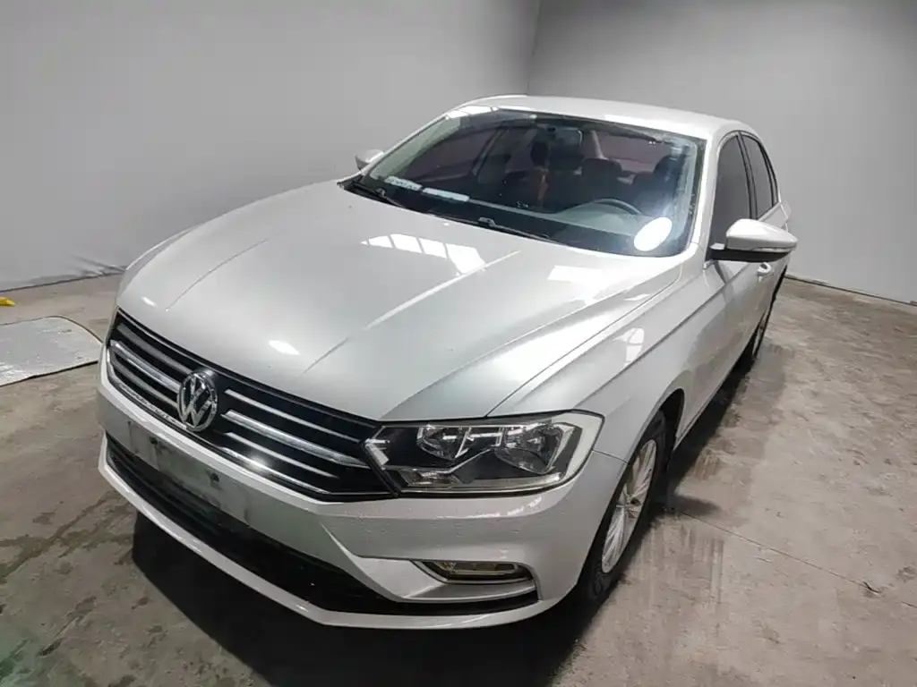 Bora 2017 1.6L automatic fashion model