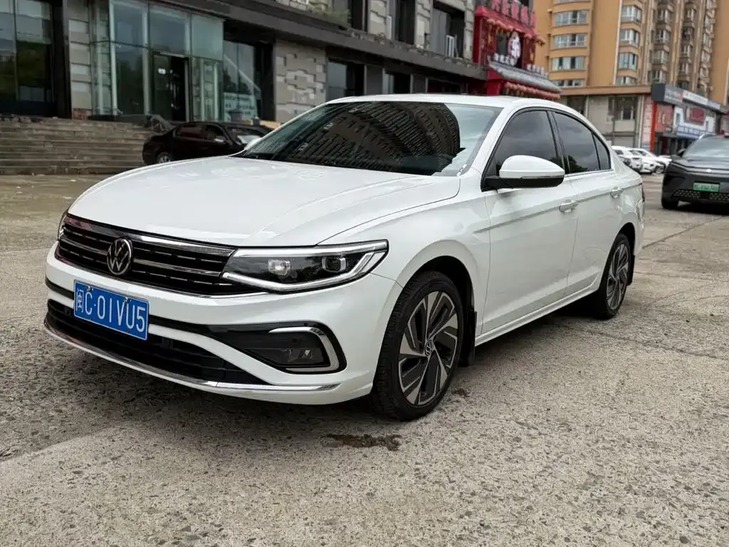 Bora 2023 model 200TSI DSG Zhixing PRO version