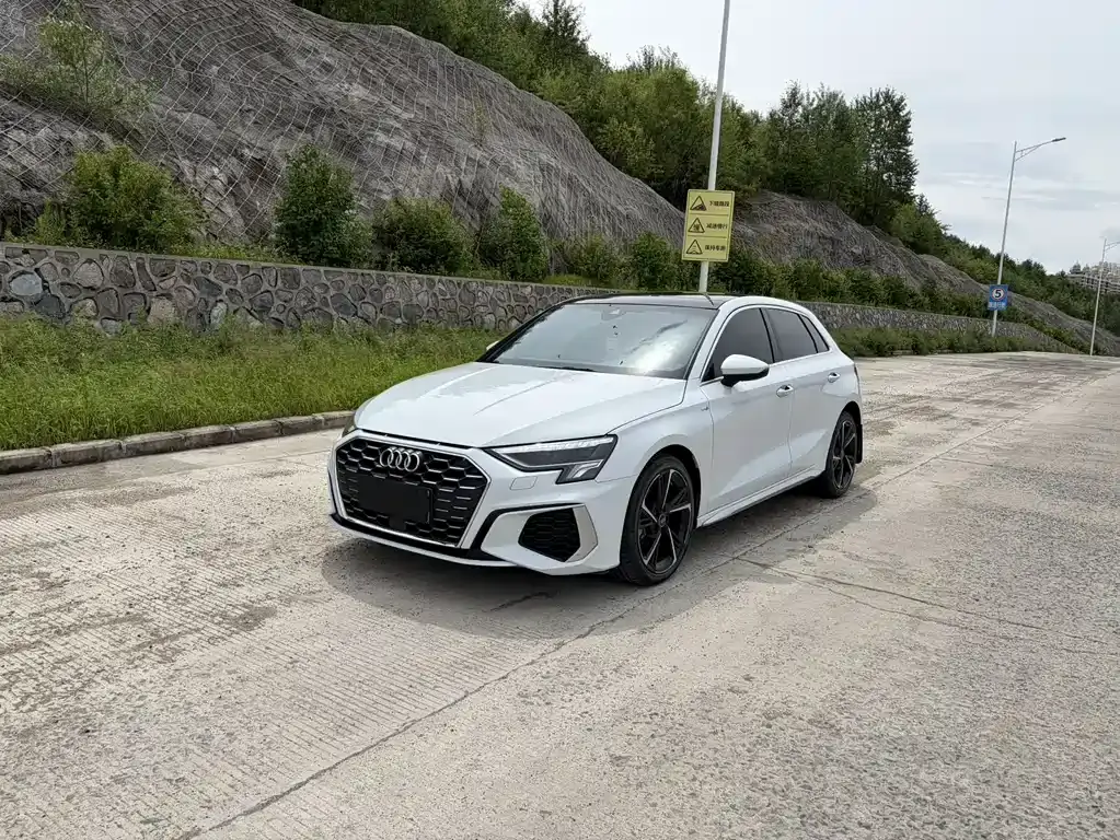 Audi A3 2022 Sportback 35 TFSI stylish and sporty