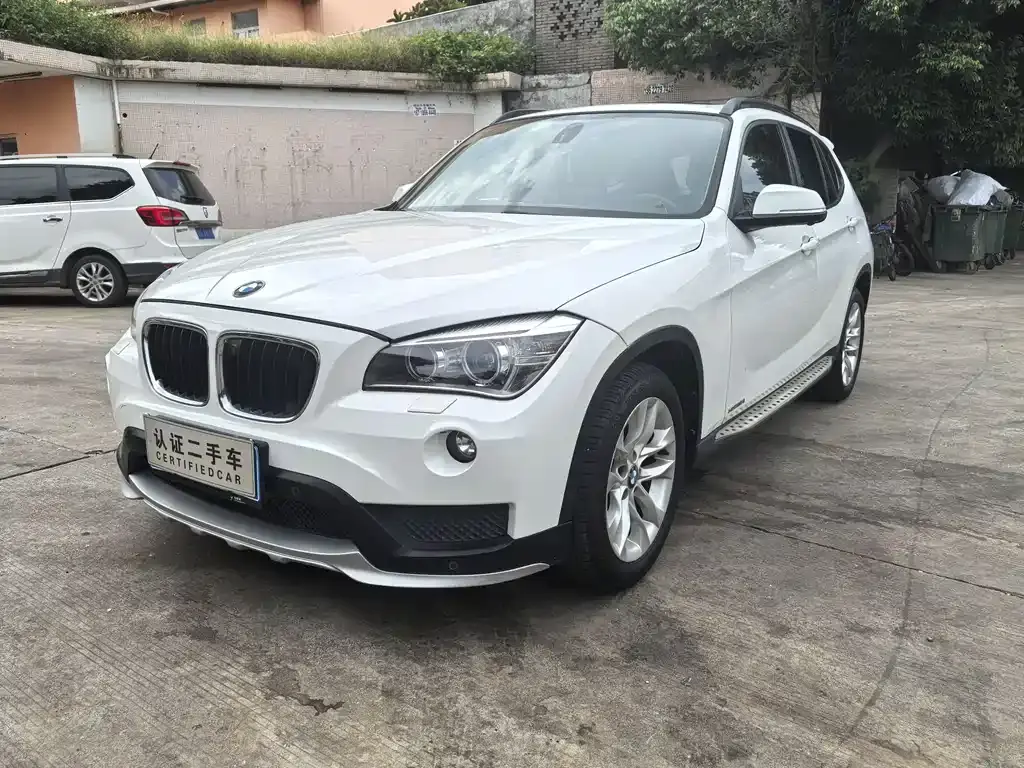 BMW X1 2014 sDrive18i leading model