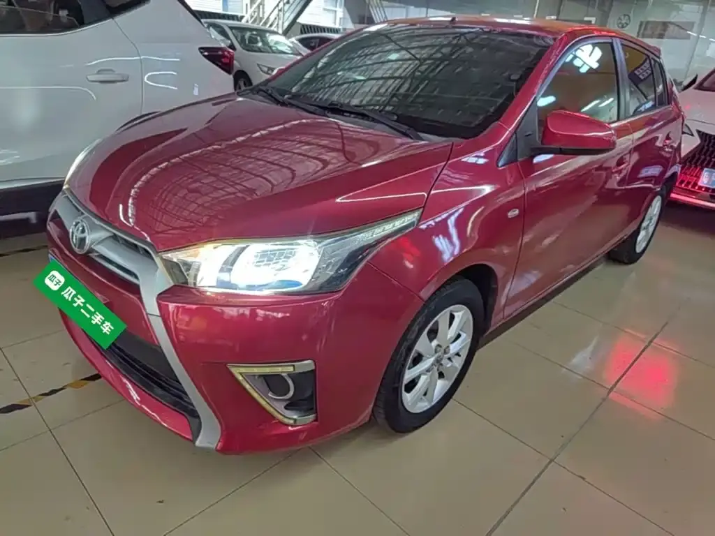 YARiS L 2015 1.5E automatic charm version
