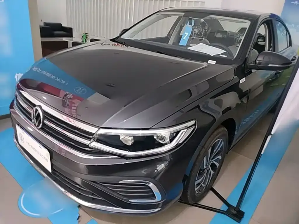 Bora 2025 200TSI DSG Yue Xing Navigation Edition