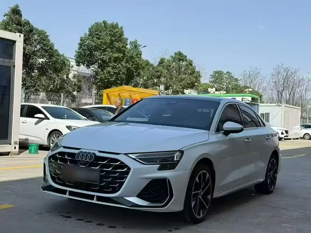 Audi A3 2025 A3L Limousine 35TFSI Flying Spur Exclusive Type