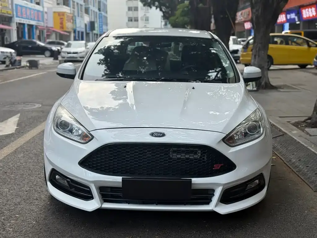 Focus 2018 hatchback classic 1.6L automatic comfort smart mobility version