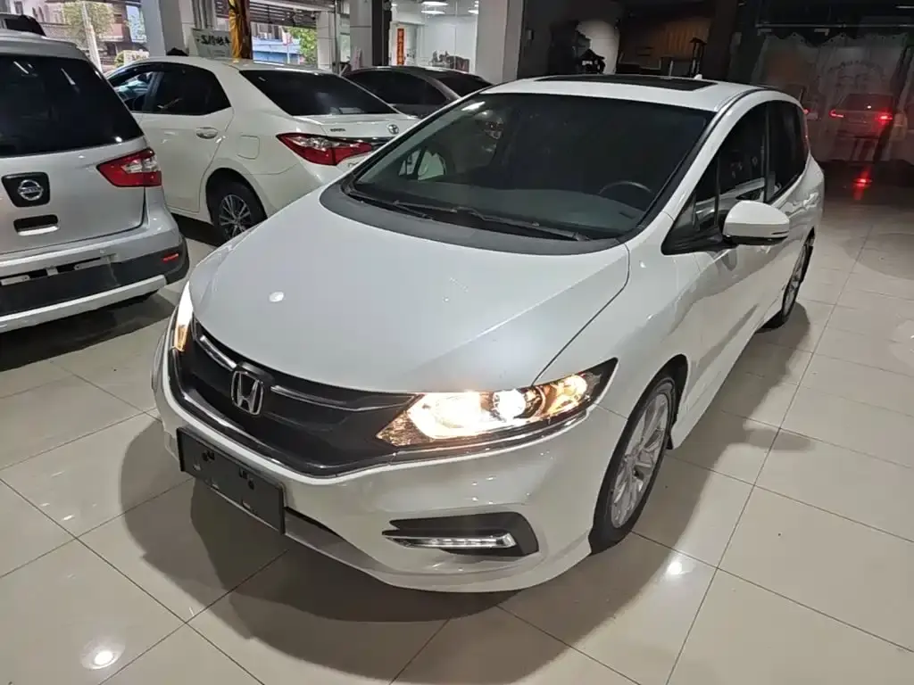 Jade 2017 1.8L automatic comfort version 5 seats