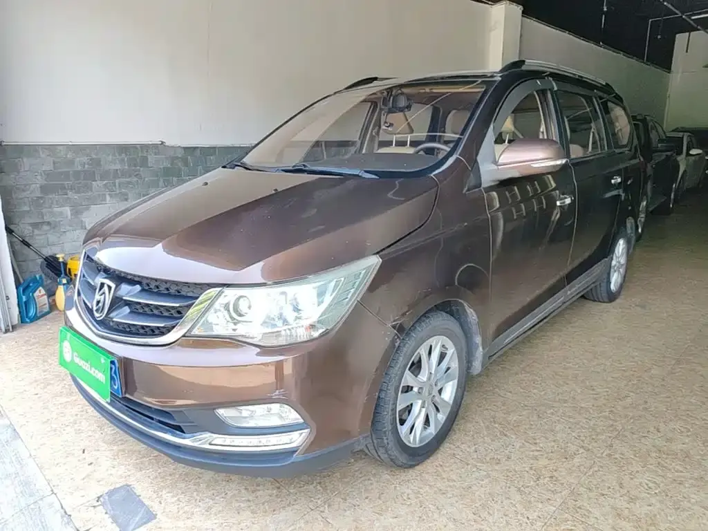 Baojun 730 2016 1.8L manual luxury model 7 seats