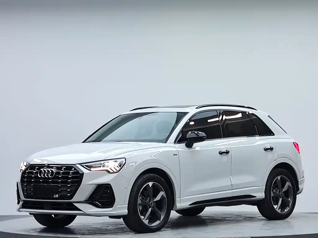 Audi Q3 2022 35 TFSI Fashionable and Dynamic