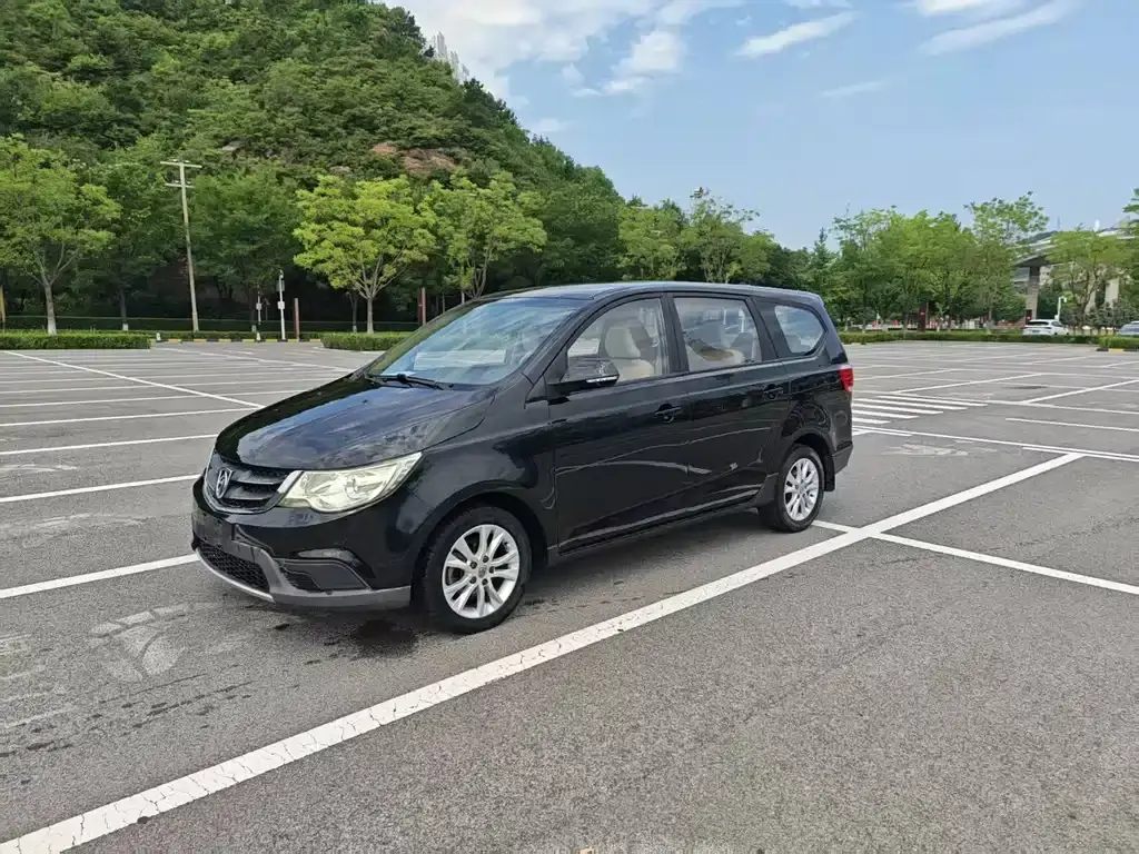 Baojun 730 2014 1.5L manual standard 7 seats