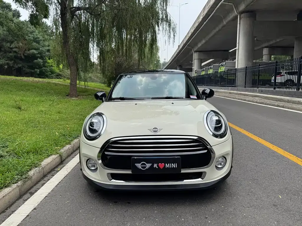 MINI 2018 1.5T COOPER Artist